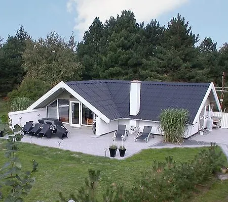 Three-bedroom Holiday In Rodby 4 *
